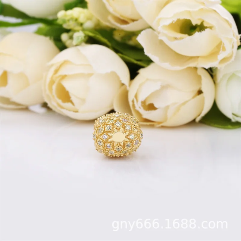 (image for) Golden Pineapple Charm, Pandora Shine™ - 767904CCZ - View 4