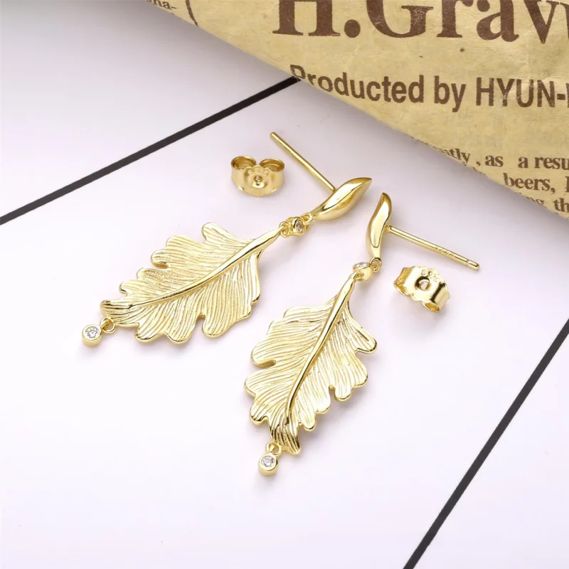 (image for) PANDORA Oak Leaf Earrings - 268259CZ - View 4