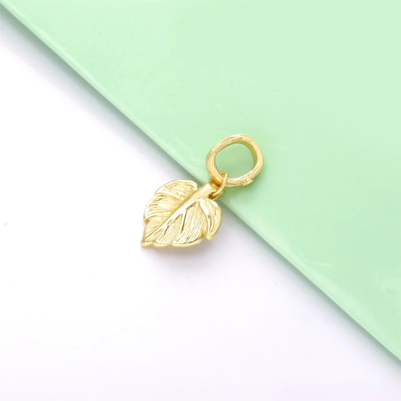 (image for) PANDORA Shining Leaf Pendant - 368251CZ - View 4