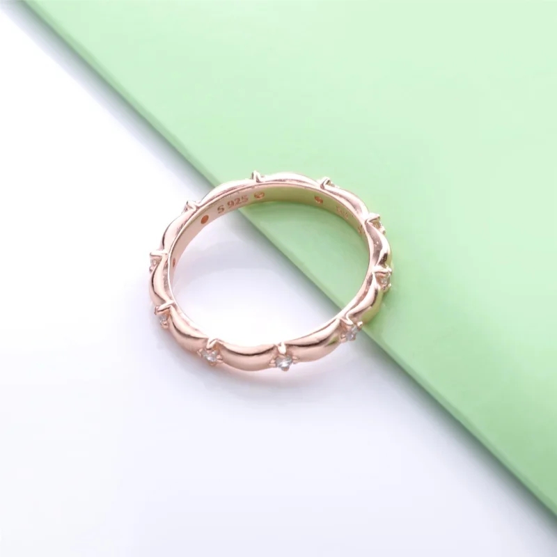 (image for) PANDORA Flower Petals Band Ring - 188791C01 - View 3