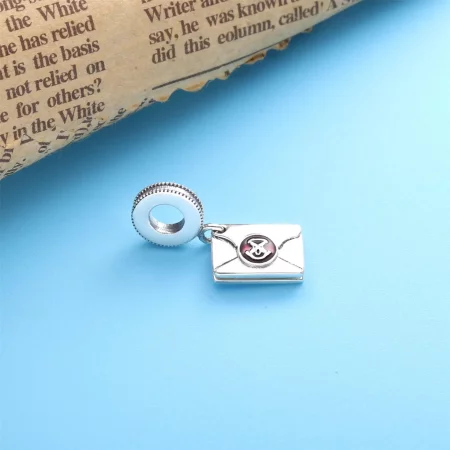 PANDORA Harry Potter, Hogwarts Acceptance Letter Dangle Charm - 799125C01