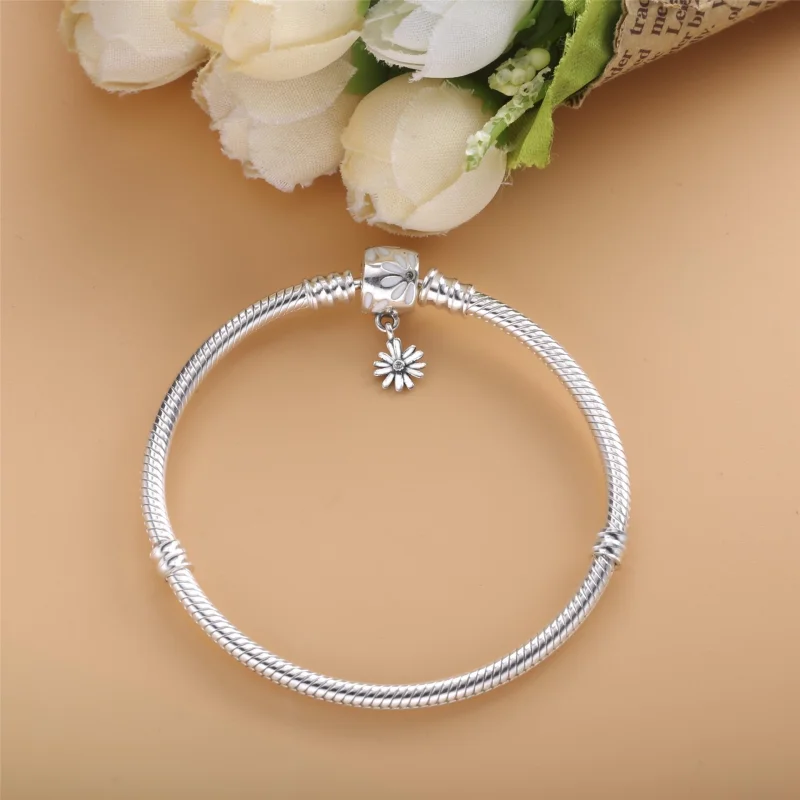 (image for) Pandora Moments Daisy Flower Clasp Snake Chain Bracelet - 598776C01 - View 3