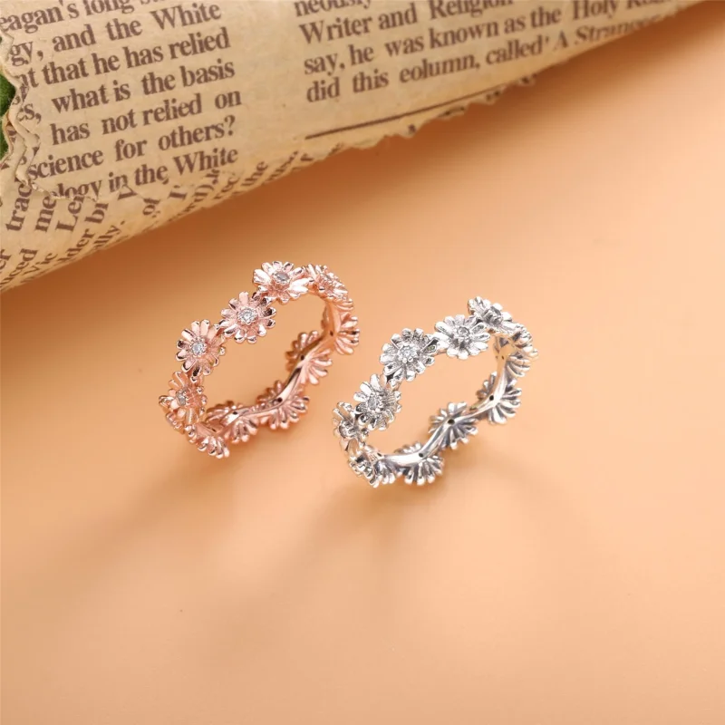 (image for) PANDORA Sparkling Daisy Flower Crown Ring - 198799C01 - View 3