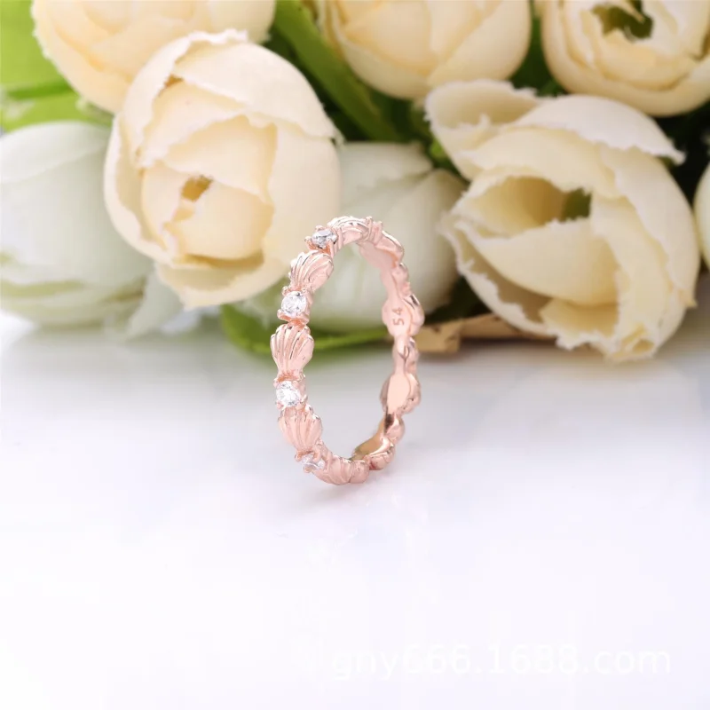 (image for) PANDORA Sparkling Seashell Band Ring - 188946C01 - View 2