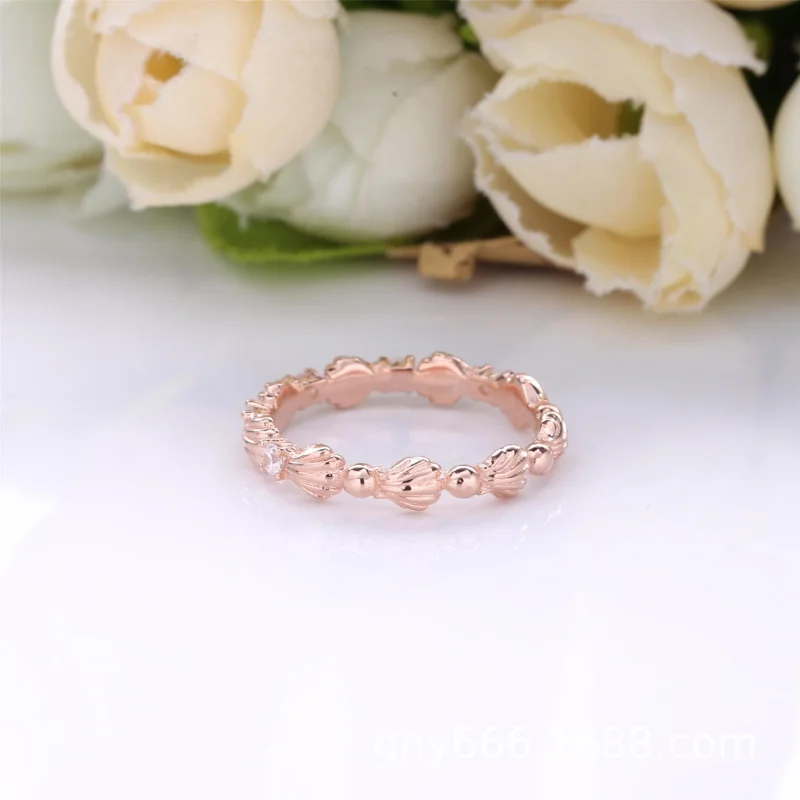 (image for) PANDORA Sparkling Seashell Band Ring - 188946C01 - View 4