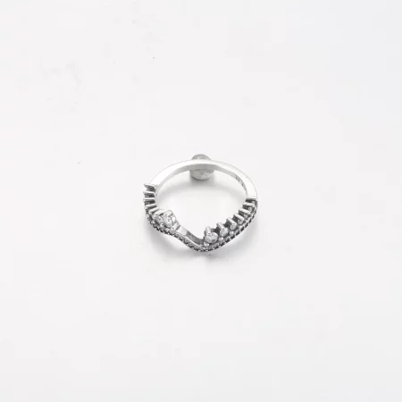 PANDORA Sparkling Asymmetric Wave Ring - 192543C01
