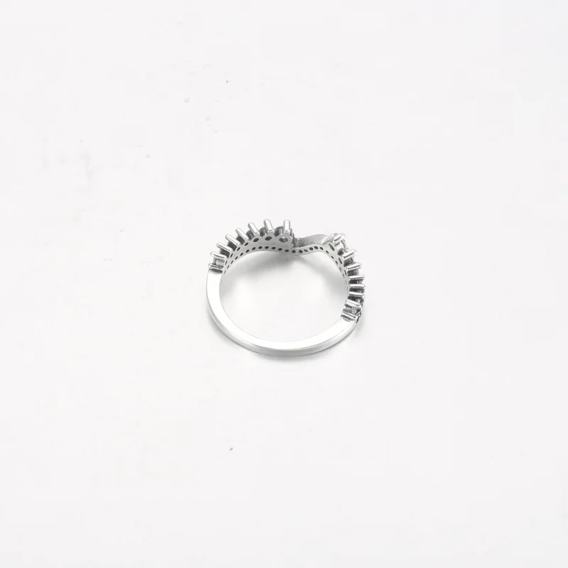 (image for) PANDORA Sparkling Asymmetric Wave Ring - 192543C01 - View 11