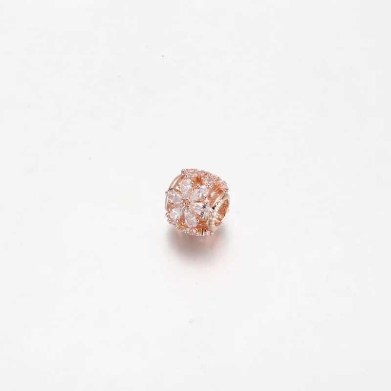 (image for) PANDORA Sparkling Herbarium Cluster Round Charm - 782383C01 - View 5