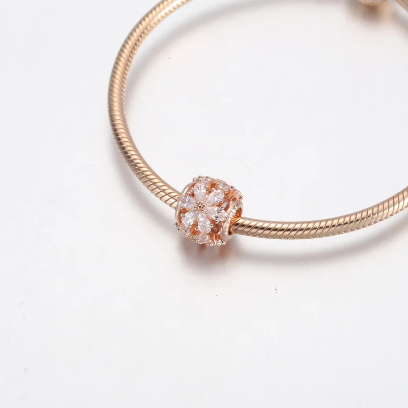 (image for) PANDORA Sparkling Herbarium Cluster Round Charm - 782383C01 - View 10