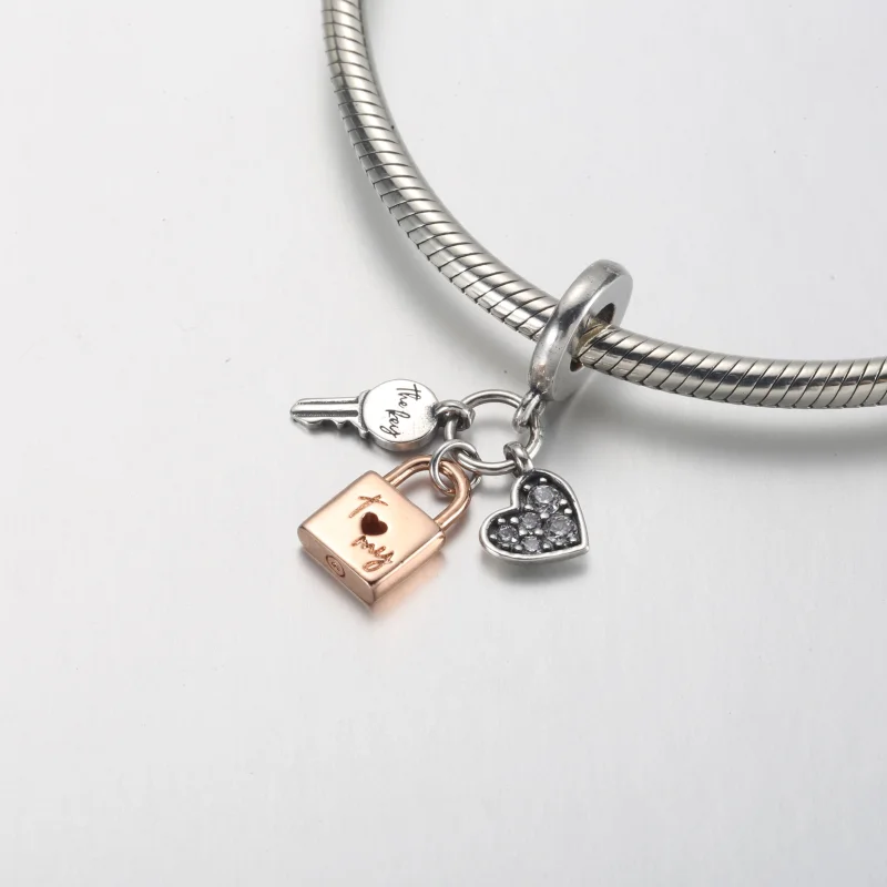 (image for) PANDORA Two-tone Key, Padlock & Heart Triple Dangle Charm - 782506C01 - View 10