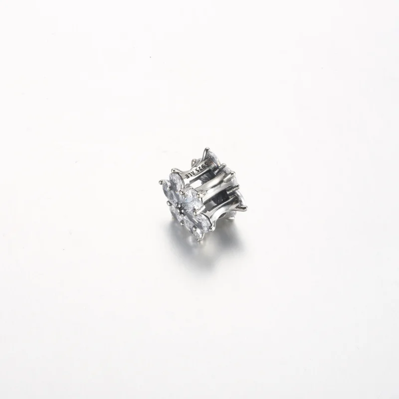 (image for) Pandora Sparkling Herbarium Cluster Charm - 792623C01 - View 3