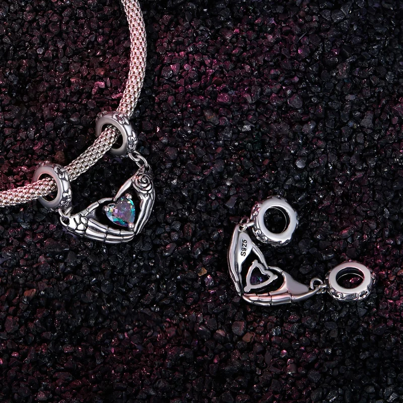 (image for) Pandora Style Halloween Skull Hands Dangle - SCC2607 - View 4