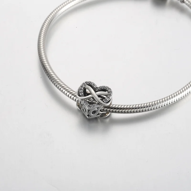 (image for) Pandora Family Infinity Red Heart Charm - 792246C01 - View 4