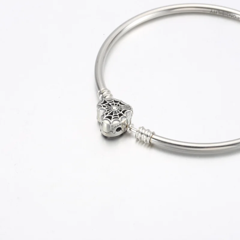 (image for) Pandora Moments Marvel Spider-Man Mask Clasp Bangle - 592324C01 - View 5