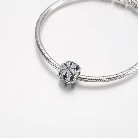 Pandora Sparkling Herbarium Cluster Round Charm - 792383C01