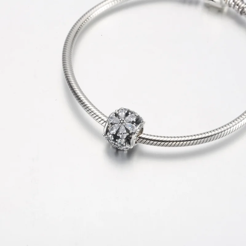 (image for) Pandora Sparkling Herbarium Cluster Round Charm - 792383C01 - View 5