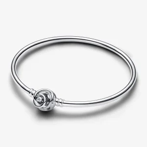 (image for) Pandora Moments Encircled Clasp Bangle - 593229C01