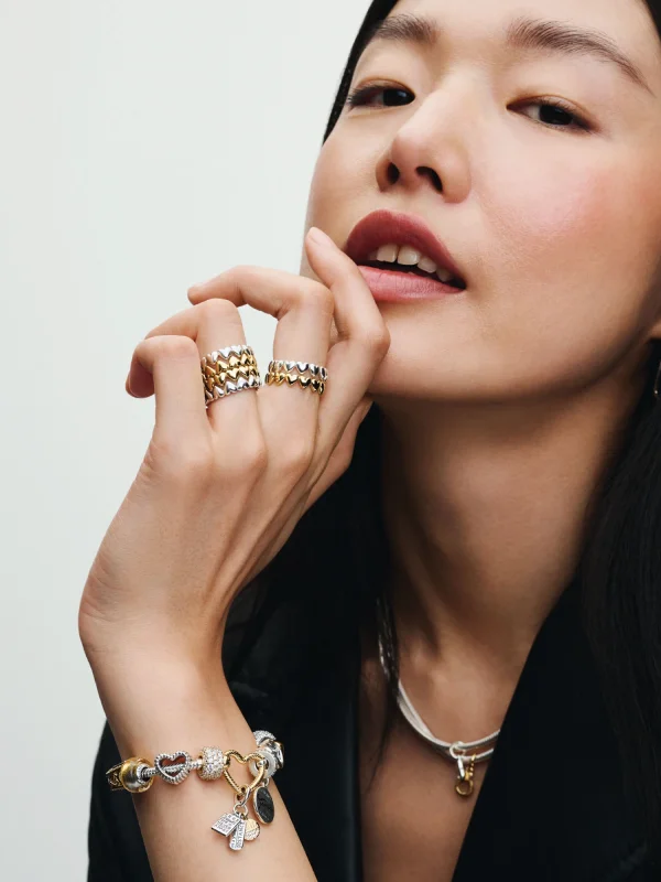 (image for) Pandora Row of Hearts Ring - 163427C00 - View 4