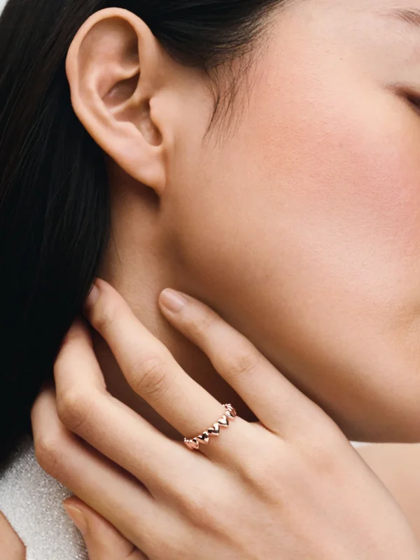 (image for) Pandora Row of Hearts Ring - 183427C00 - View 3