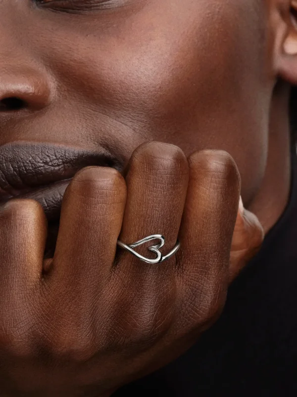 (image for) Pandora Organically Shaped Heart Small Ring - 194361C00 - View 2