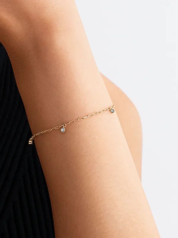 (image for) Pandora Era Bezel Lab-Grown Diamond Dangle Paperclip Chain Bracelet - 553737C01 - View 3