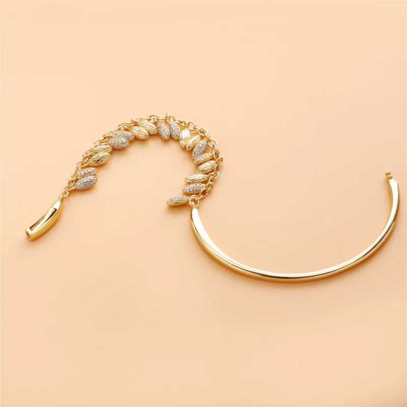 (image for) Limited Edition Floating Grains Bangle, PANDORA Shine™ & Clear CZ - 567715CZ - View 4