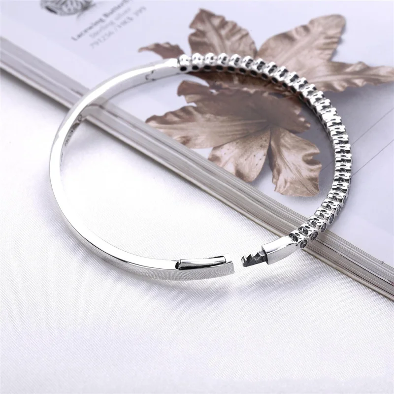 (image for) PANDORA Alluring Brilliant Bangle 590531CZ - 590531CZ - View 3