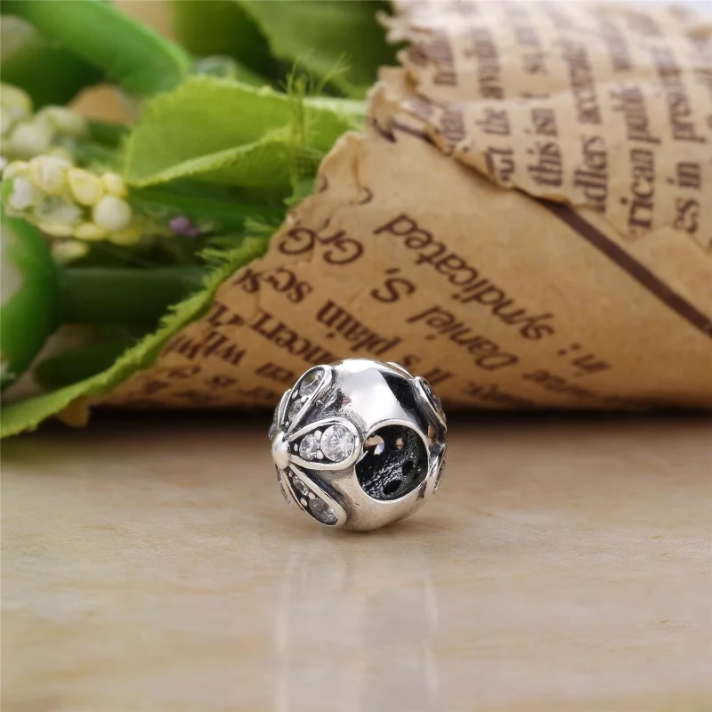 (image for) PANDORA Dazzling Daisies Clip Charm - 791493CZ - View 5