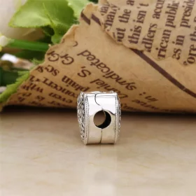 PANDORA Enchanted Heart Clip - 797024 PANDORA Enchanted Heart Clip - 797024