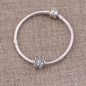 PANDORA Floral Daisy Lace Clip Spacer - 791836 PANDORA Floral Daisy Lace Clip Spacer - 791836