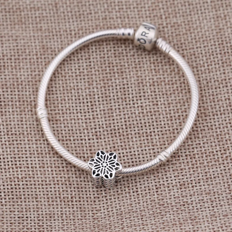 (image for) PANDORA Floral Daisy Lace Clip Spacer - 791836 - View 2