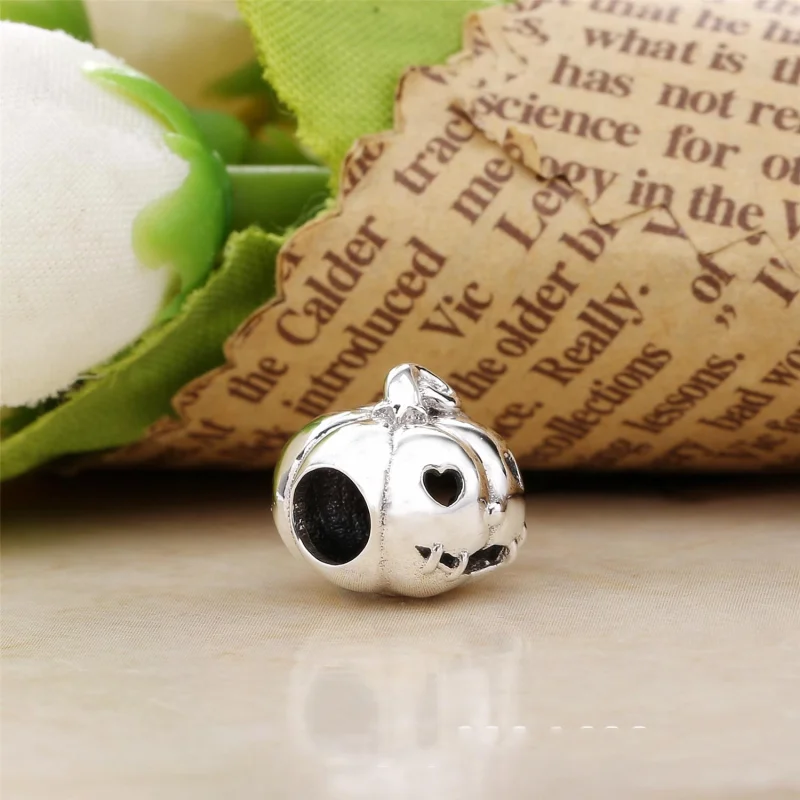 (image for) PANDORA Sweet Pumpkin Charm - 797596 - View 3