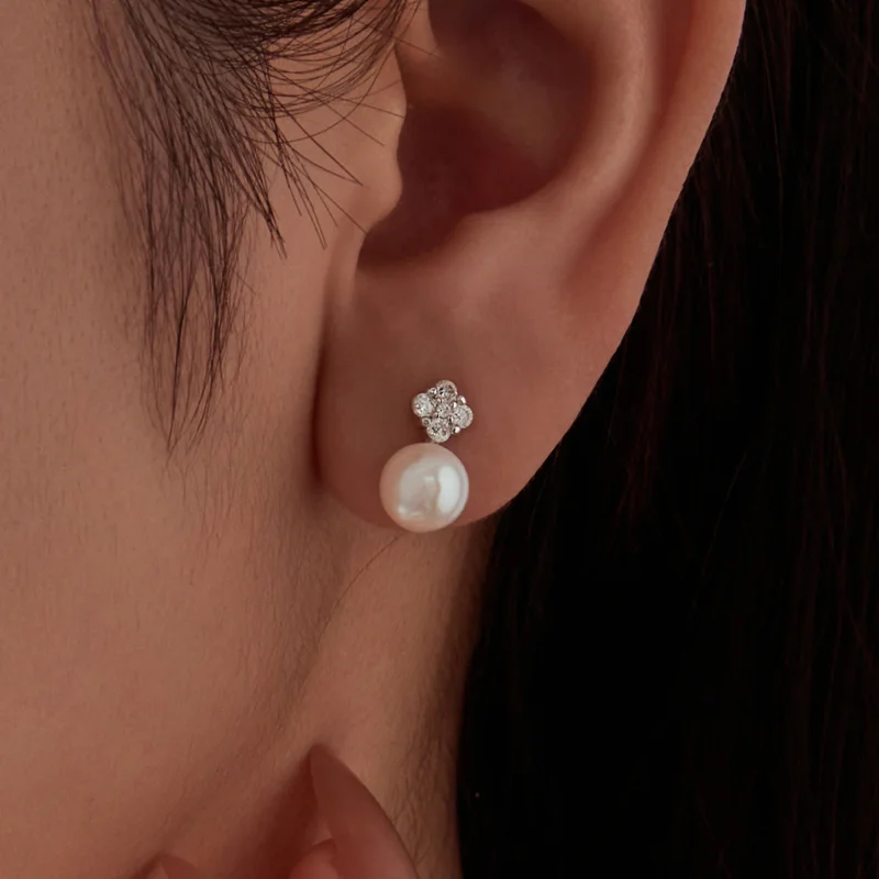 (image for) PANDORA Style Four Leaf Clover Freshwater Pearl Stud Earrings - BSE1316 - View 7