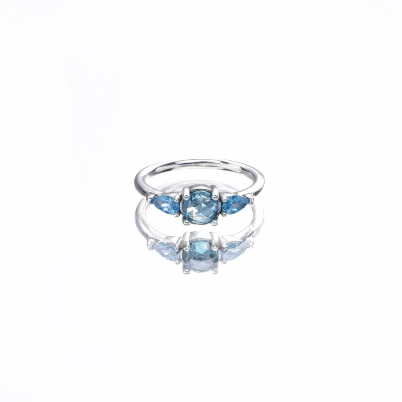 (image for) PANDORA Patterns of Frost with Moonlight Blue Sky-Blue Crystal Ring - 191016NMB - View 2