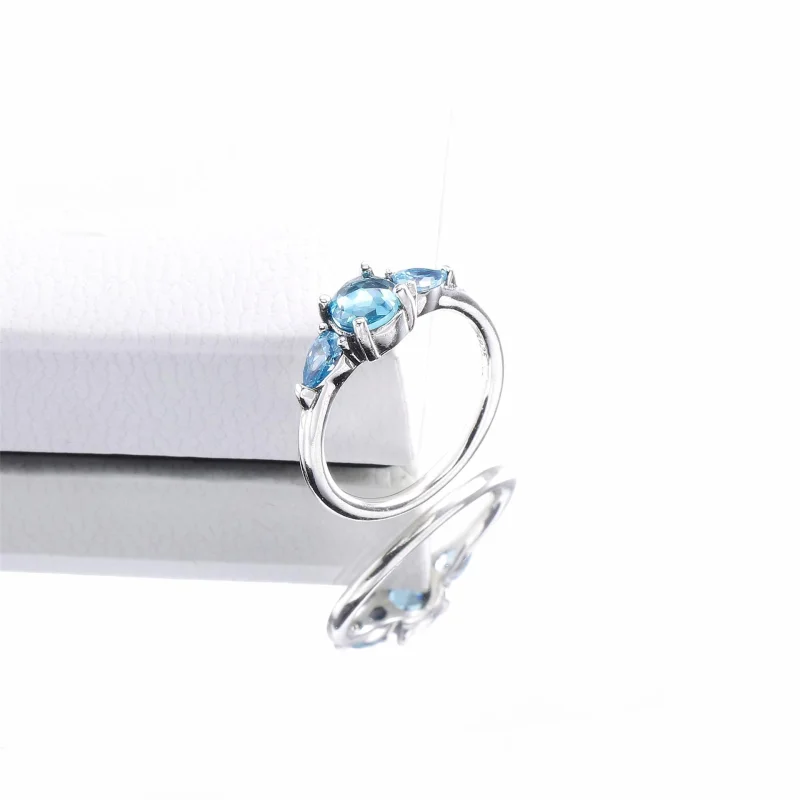 (image for) PANDORA Patterns of Frost with Moonlight Blue Sky-Blue Crystal Ring - 191016NMB - View 3