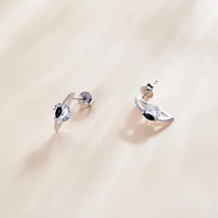 Pandora Style Between Black and White Stud Earrings - SCE1036