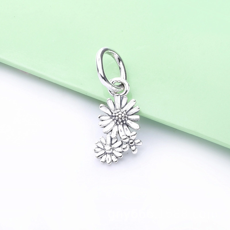 (image for) PANDORA Daisy Flower Bouquet Dangle Charm - 798819C00 - View 2