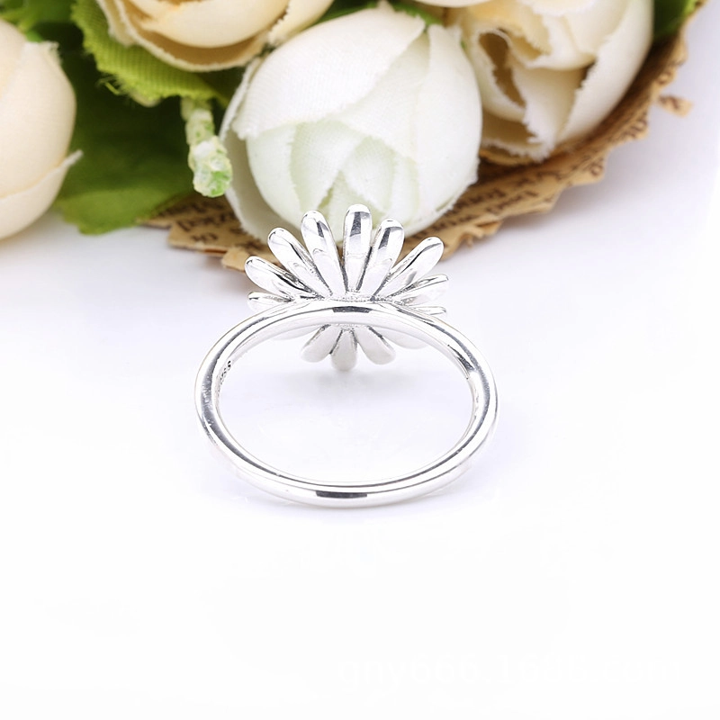 (image for) PANDORA Pavé Daisy Flower Statement Ring - 198817C01 - View 5